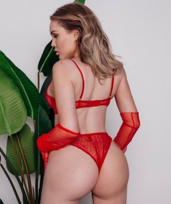 Раскрепощенная красавица ждет своего щедрого спутника для горячих встреч. Яркая, страстная, сексуальная - приезжай, и мы окунемся в мир наслаждения вместе. Фото 100% реальные! 10039, 27 лет